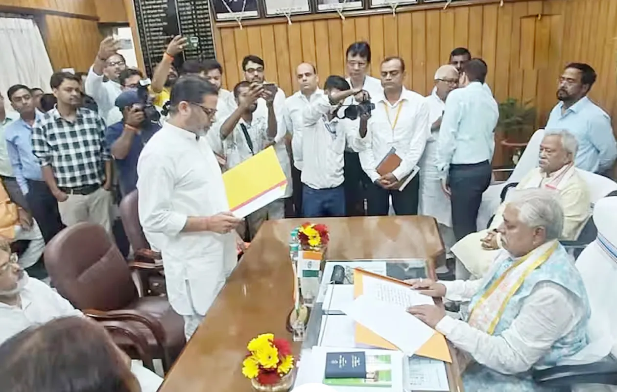 Prashant Kishor ने बिहार विधानसभा में ली शपथ