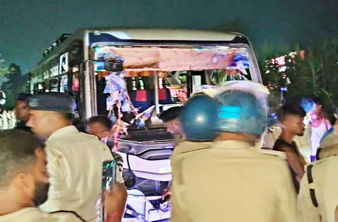 Chhathiyar समारोह में घुसी बेकाबू बस, पांच की मौत, कई घायल