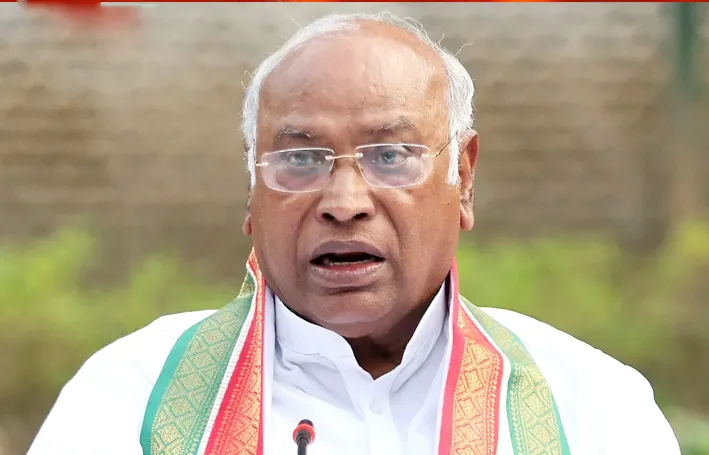 चोर दरवाजे से जारी है Reservation खत्म करने की साजिश