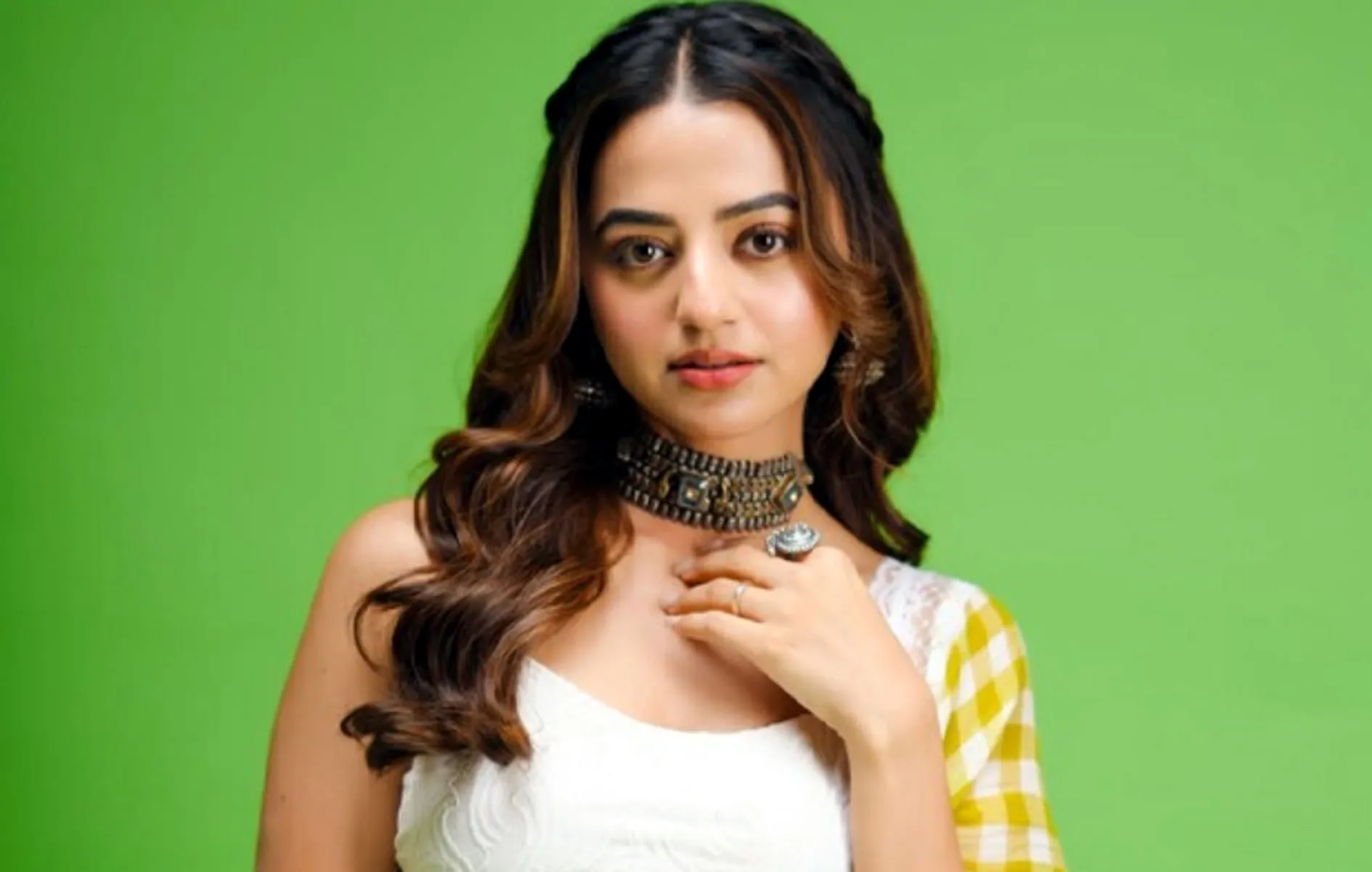 Helly Shah नए अवतार में दर्शकों के सामने आने को तैयार