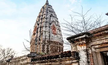 Pakistan में 100 साल पुराना मंदिर कर दिया ध्वस्त बवाल हुआ तो सरकार ने कहा- बारिश की वजह से गिरा
