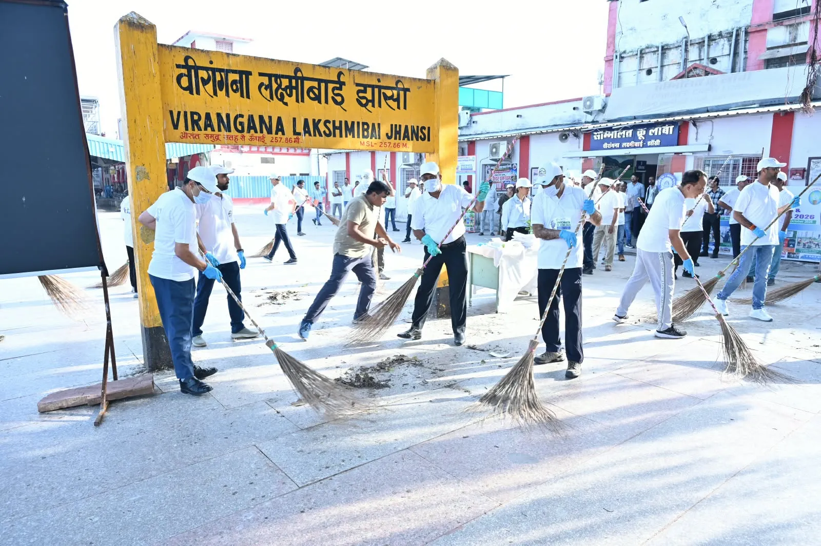एक दिन, एक घंटा, एक साथ — स्वच्छता के लिए बढ़े हर हाथ