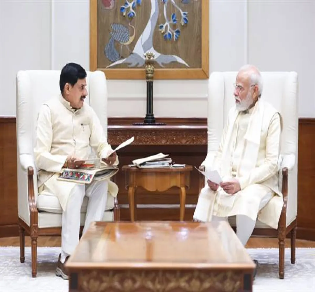 PM Modi से मुख्यमंत्री डॉ. यादव ने की आत्मीय भेंट