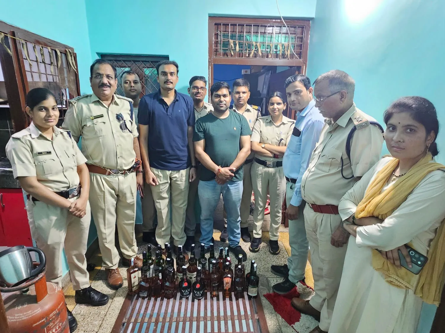 शुष्क दिवस पर अवैध शराब के विरुद्ध Excise Department की कार्रवाई