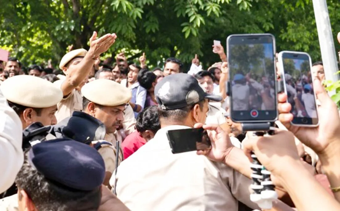 कई नेताओं और छात्रों की हिरासत के बाद Jantar Mantar पर फिर प्रदर्शन का आह्वान