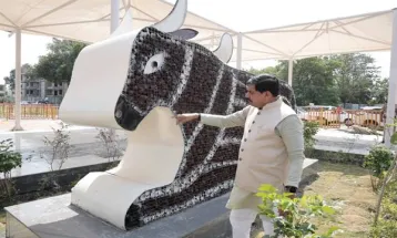 आशीर्वाद का दीया आयोजन के तहत उपयोग किए गए दीयों से बनी नंदी की भव्य आकृति, CM ने की सराहना