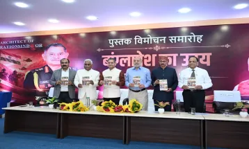General Upendra Dwivedi  ने वरिष्ठ पत्रकार डॉ. केशव पांडेय की पुस्तक ‘बांग्लादेश का उदय’ का किया विमोचन