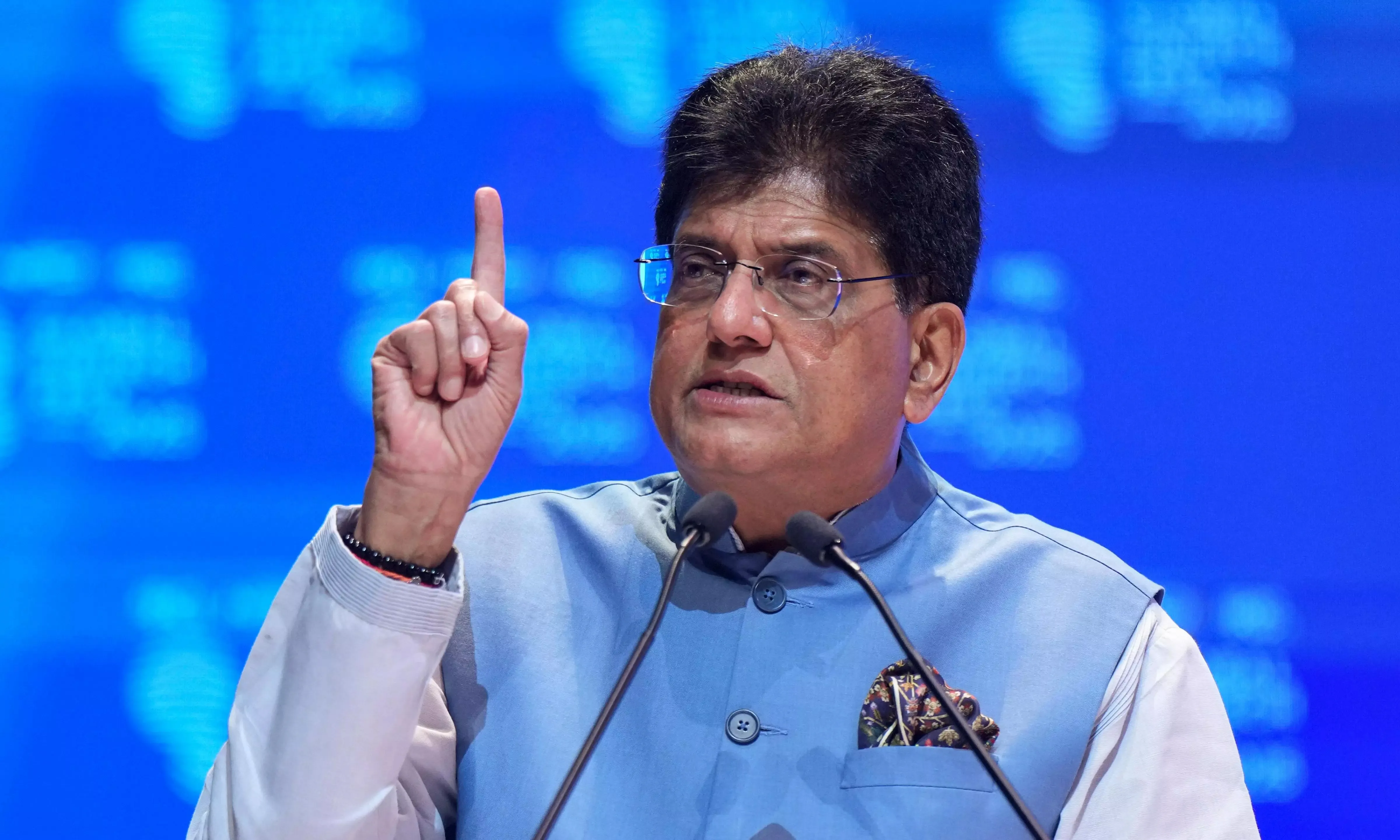 चीन के साथ संबंध फिर से मजबूत करने की दिशा में प्रयास कर रहा भारत: Piyush Goyal