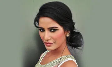 मेरे धर्म से मेरे काम को मत जोड़ो: Poonam Pandey