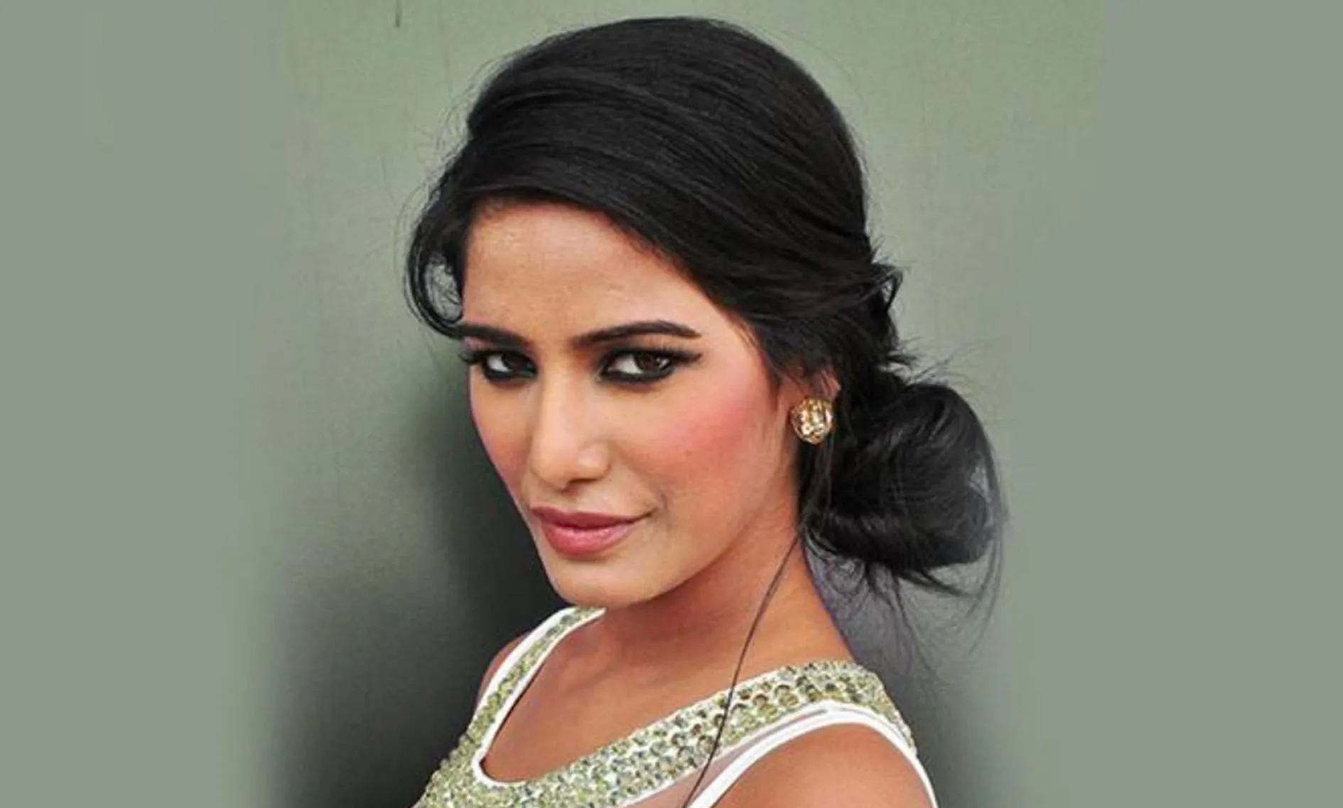 मेरे धर्म से मेरे काम को मत जोड़ो: Poonam Pandey