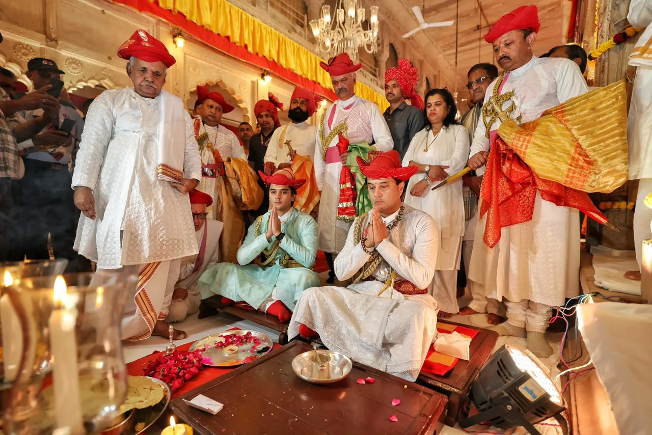 Gwalior में शाही अंदाज में मना Scindia राजपरिवार का दशहरा, ज्योतिरादित्य ने किया शस्त्र पूजन