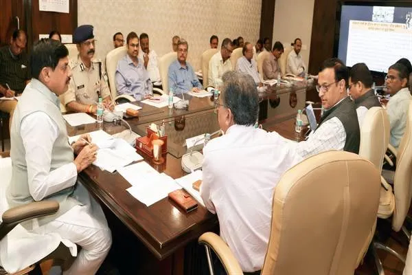 जन विश्वास अभियान के दौरान सभी अधिकारी फील्ड में रहकर जन समस्याओं का करें निराकरण : CM Dr. Mohan Yadav