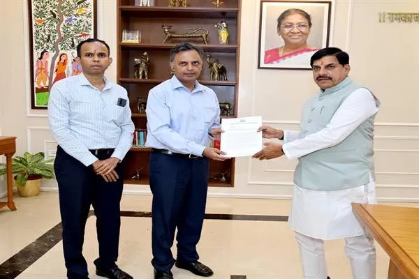 CM Dr. Yadav ने सेवानिवृत्त आईएएस अधिकारी राकेश अग्रवाल की हत्या के प्रकरण में एसआईटी गठित करने के दिए निर्देश