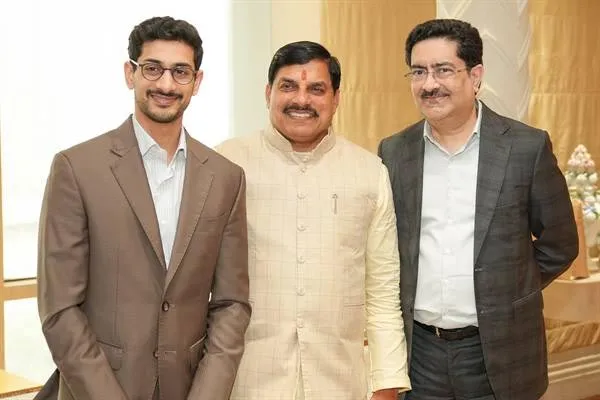 CM Dr. Yadav ने आदित्य बिरला समूह के प्रमुख  कुमार मंगलम बिरला से की भेंट